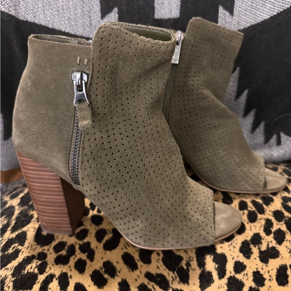 Jessica Simpson Brown and Green Heeled Boots with Peep-Toe and Chunky Heel - Picture 1 of 7
